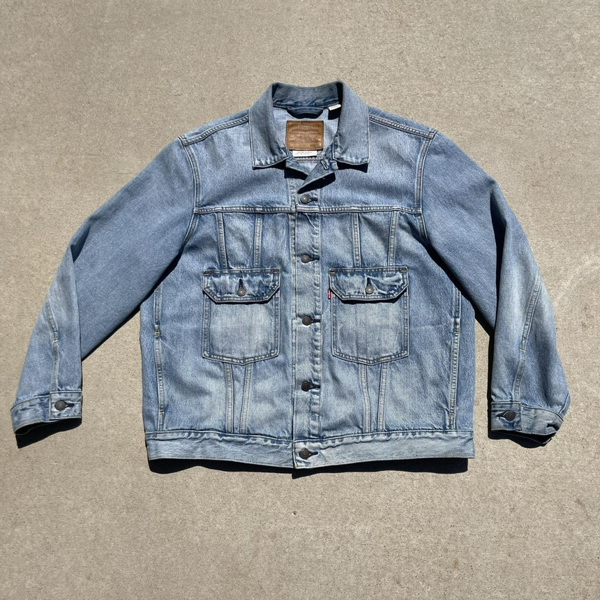 Levi’s Trucker Jacket (XL)
