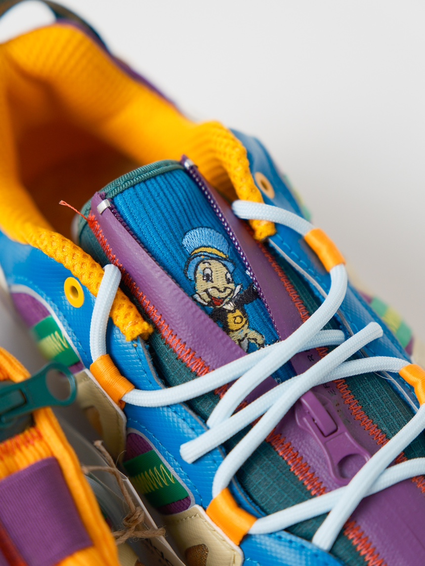 SZ 7 SW x Disney x Adidas Superturf