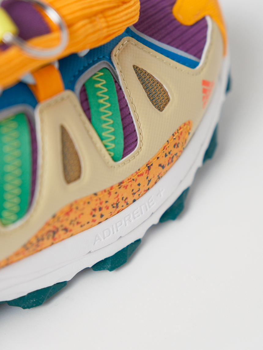 SZ 7 SW x Disney x Adidas Superturf