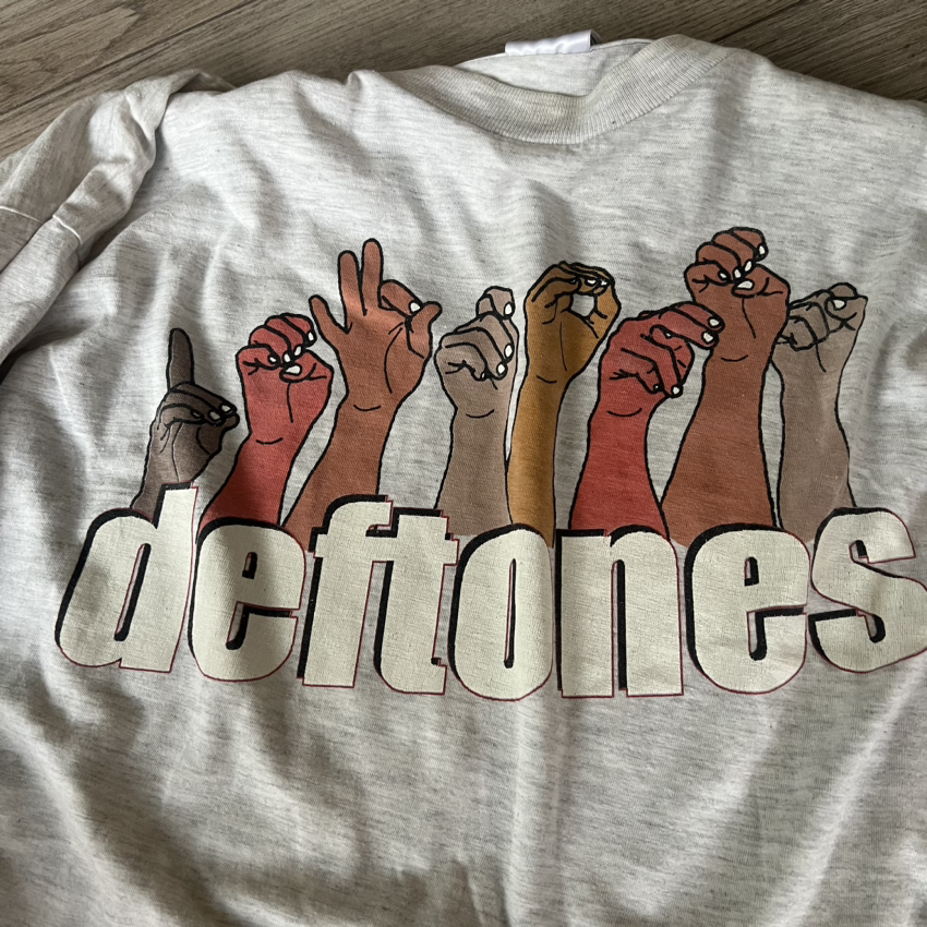 Deftones sign Langue grail