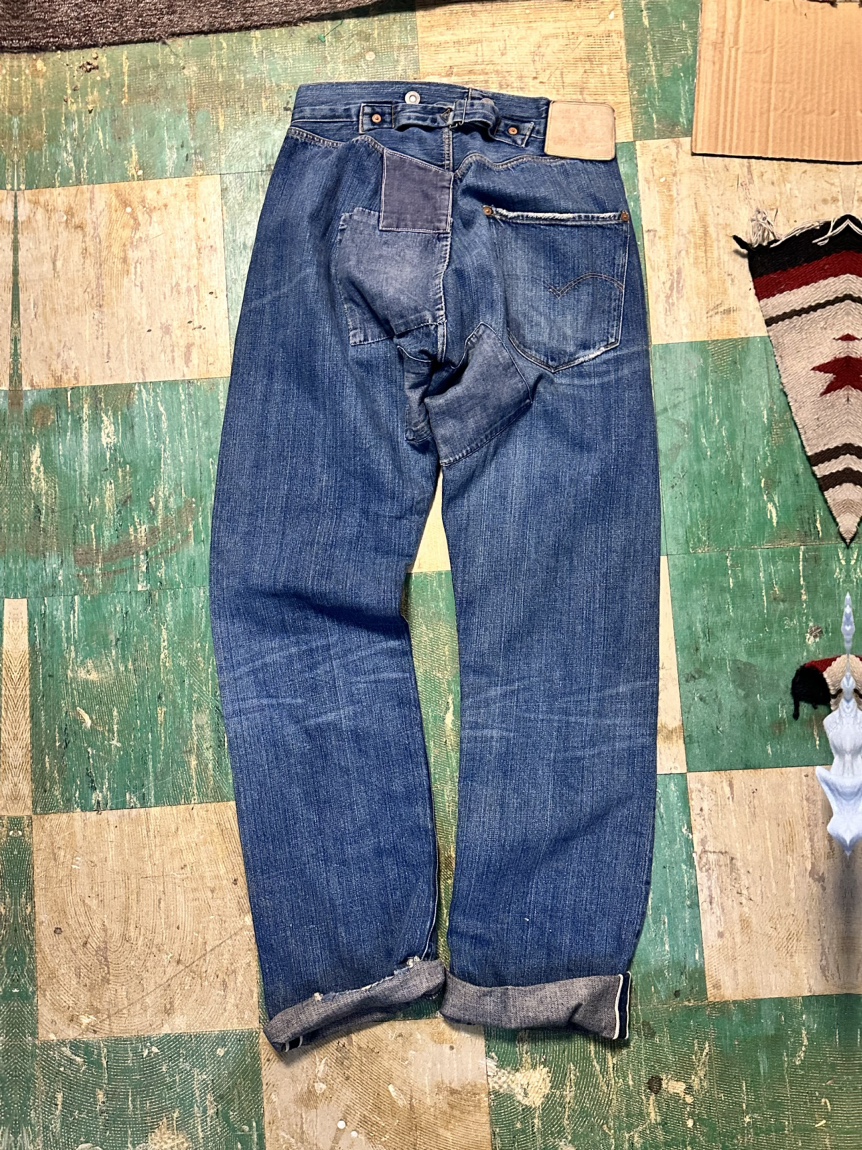 VINTAGE LATE 90’s/EARLY 00’s REDLINES LEVIS BUCKLEBACKS