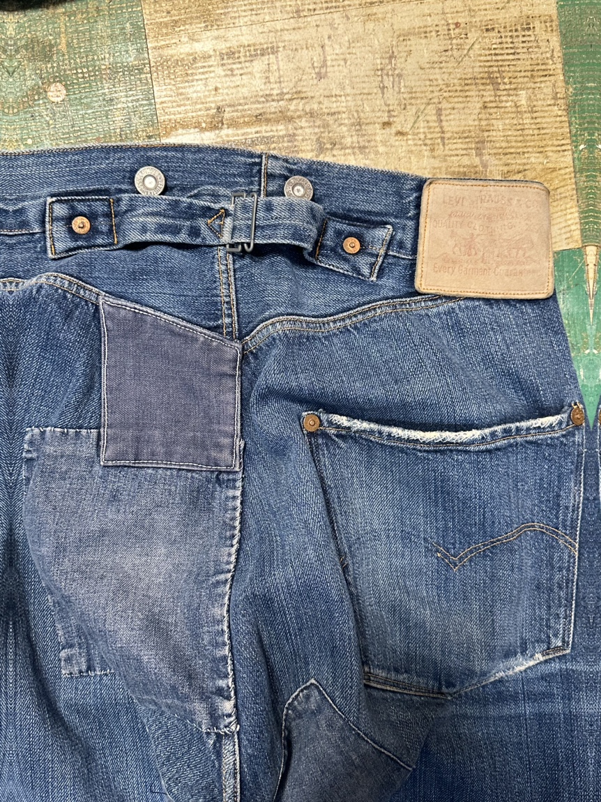 VINTAGE LATE 90’s/EARLY 00’s REDLINES LEVIS BUCKLEBACKS