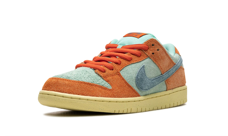 Nike SB Dunk Low "Orange Emerald Rise"