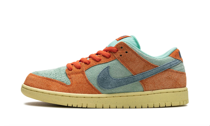 Nike SB Dunk Low "Orange Emerald Rise"