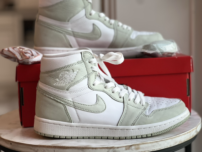 Jordan 1 High Retro Seafoam Size 8.5w 7y Basketball Sneakers