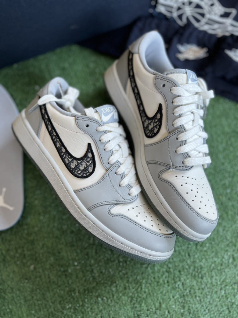 Dior x Jordan 1 Low - Size 8