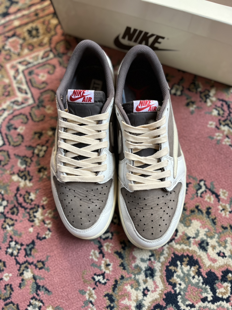 Travis Scott x Jordan 1 Low ‘Reverse Mocha’ - Size 9.5