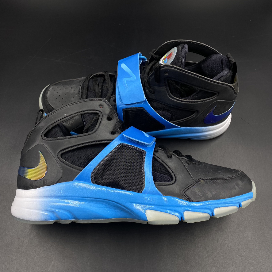 SZ 11.5 SAMPLE PlayStation Nike Zoom Huarache Trainer Mid (2010)