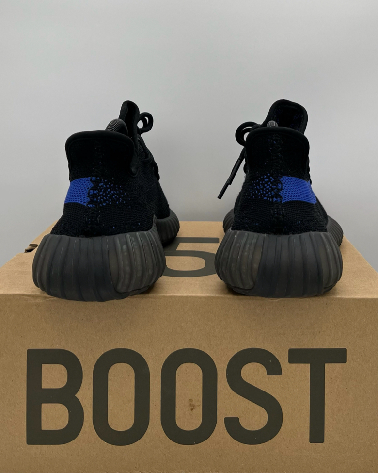 Adidas Yeezy Boost 350 V2 Dazzling Blue Size 8.5 Pre-Owned