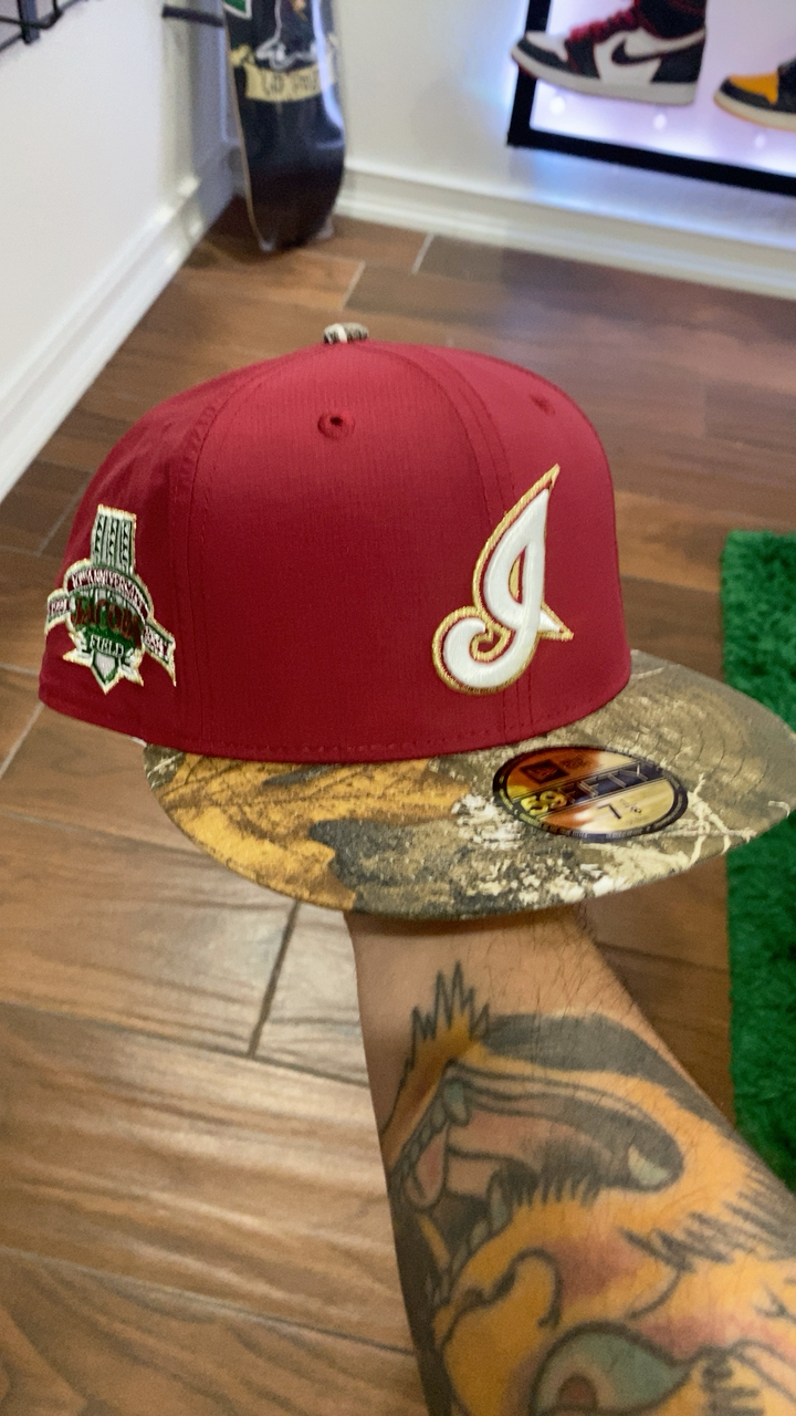 Size 7 1/8 Cleveland Indians camo visor