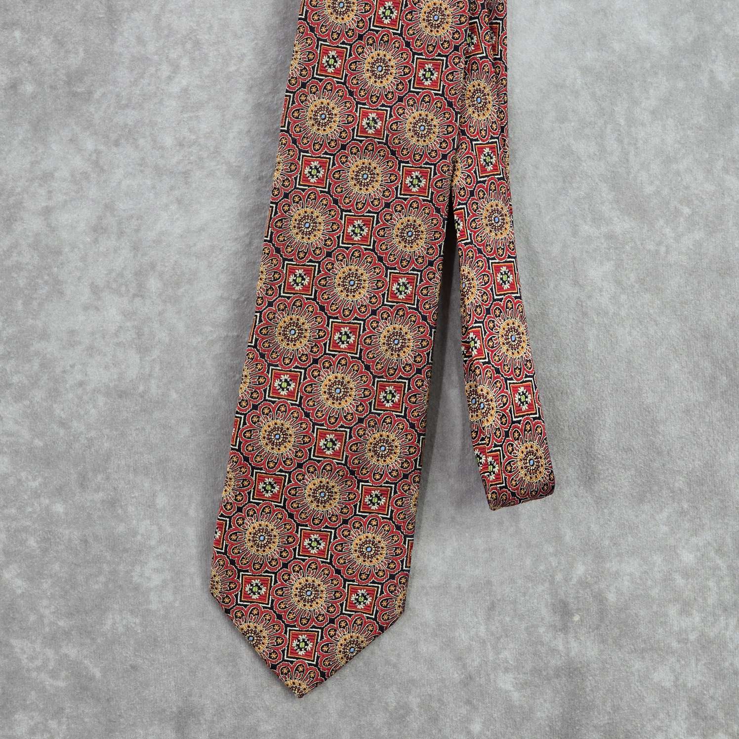 Jos A Bank Red Floral Paisley Silk Italian Neck Tie T12