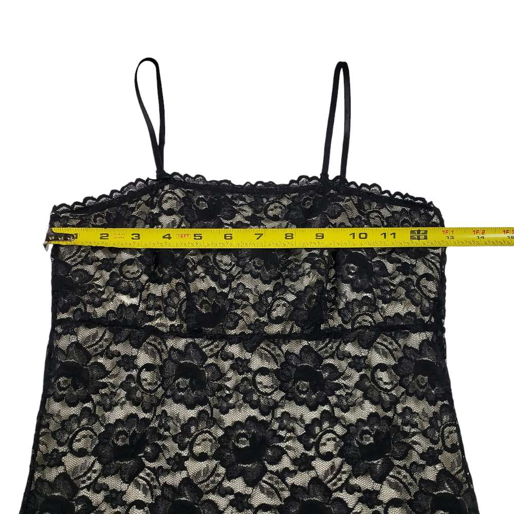 Vintage y2k New York & Company Intimates Women's Contrast Lace Tank Top