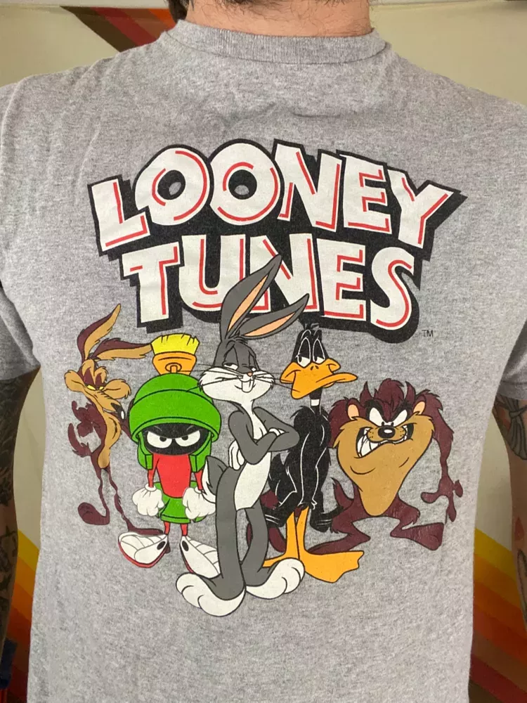 Looney Tunes Gray Medium Bugs Bunny And Crew Y2K T-Shirt