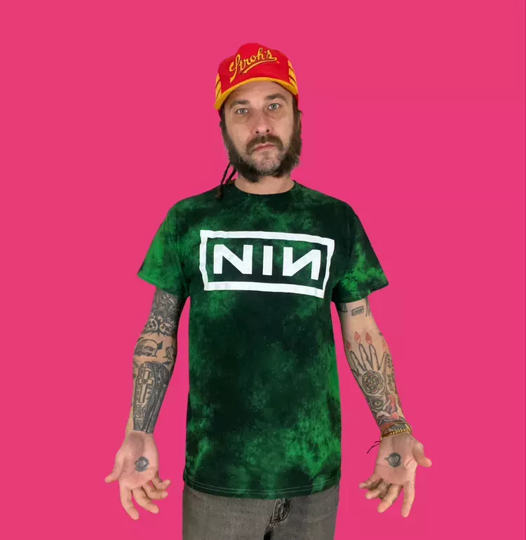 Nine Inch Nails NWT Green Tie Dye Hot Topic Industrial Heavy Metal Band T-Shirt