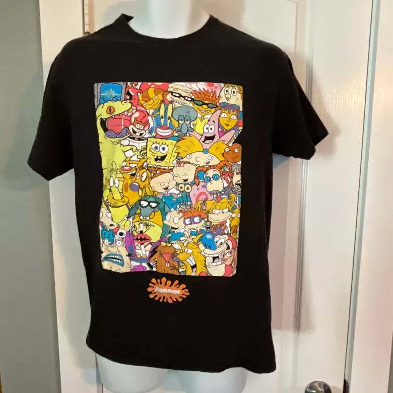 Nickelodeon Size Medium Graphic Black T-shirt
