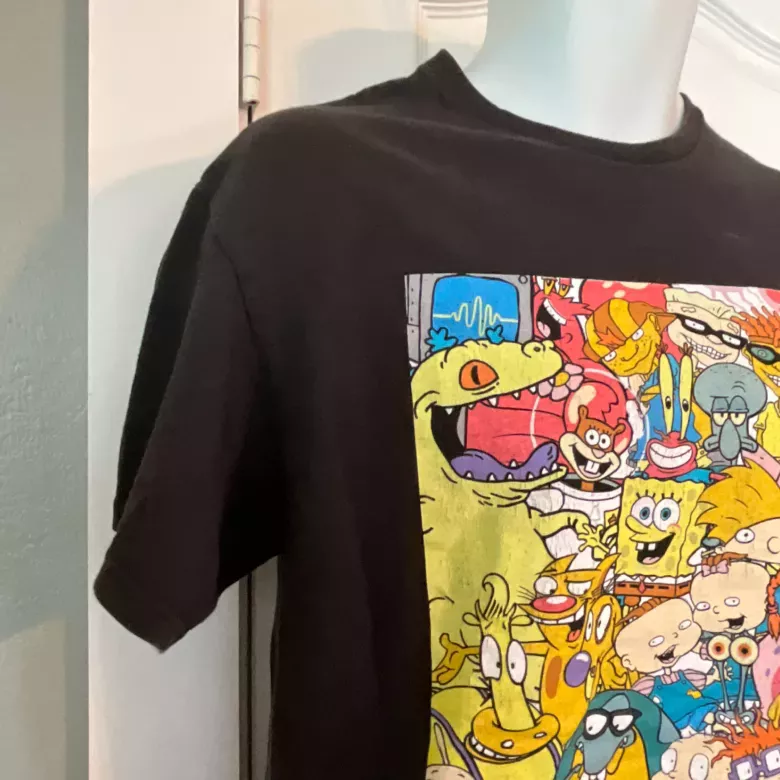 Nickelodeon Size Medium Graphic Black T-shirt
