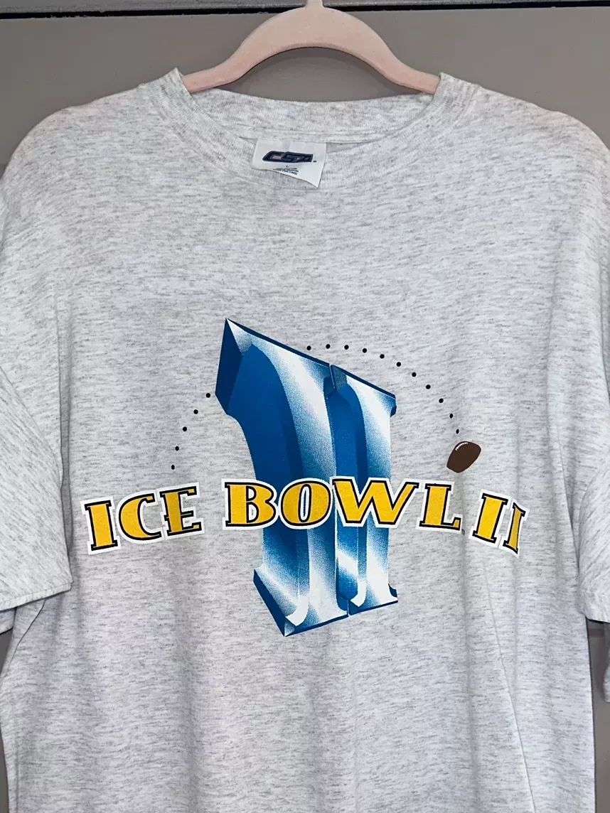 90s Ice Bowl NFL NWT LARGE