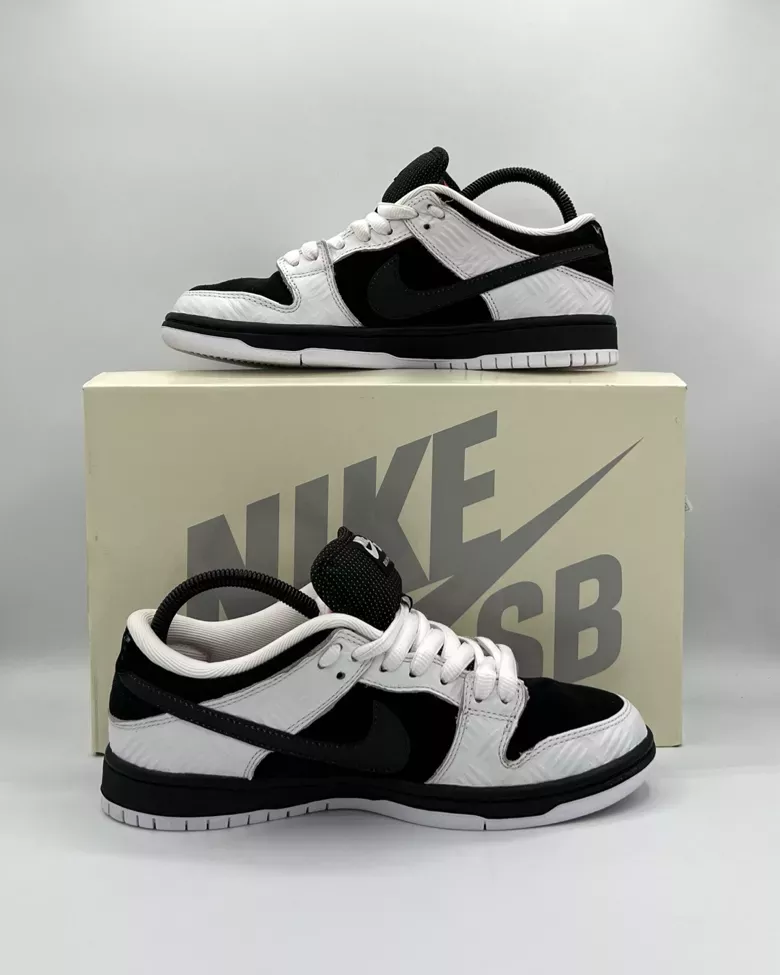 Nike SB Dunk Low TIGHTBOOTH Men’s Size 7 Pre-Owned