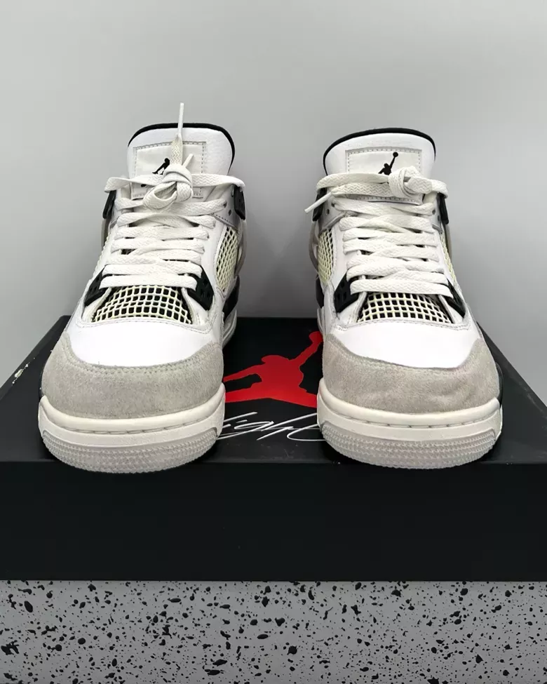 Air Jordan 4 Retro GS Military Black Boy’s Size 7Y Pre-Owned