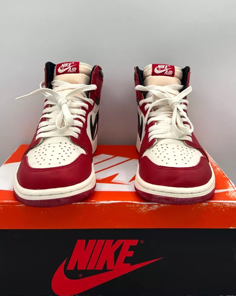 Air Jordan 1 Retro High OG Chicago Lost & Found Men’s Size 7.5 Pre-Owned