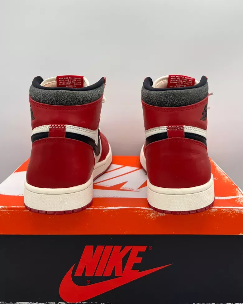 Air Jordan 1 Retro High OG Chicago Lost & Found Men’s Size 7.5 Pre-Owned