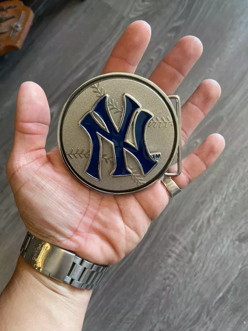 Vintage Y2K New York Yankees Spinner Belt Buckle