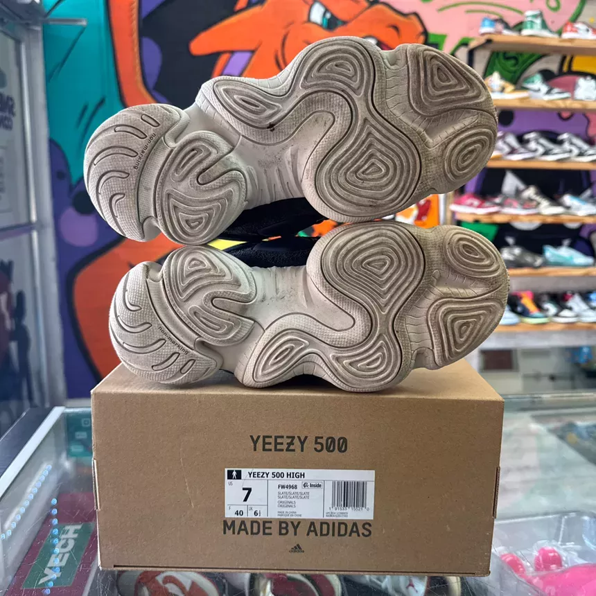 SIZE 7M Adidas Yeezy 500 High
