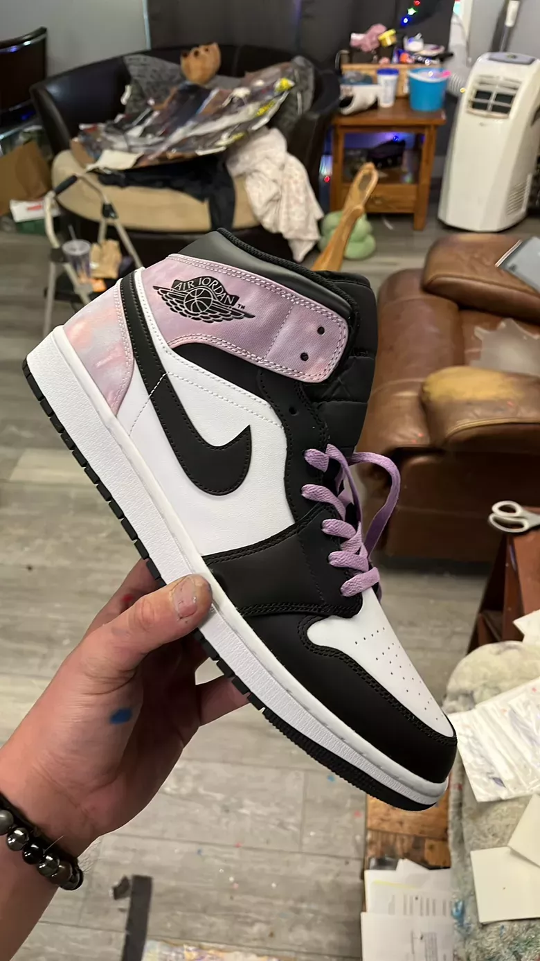 Air Jordan 1 Mid Amethyst Wave