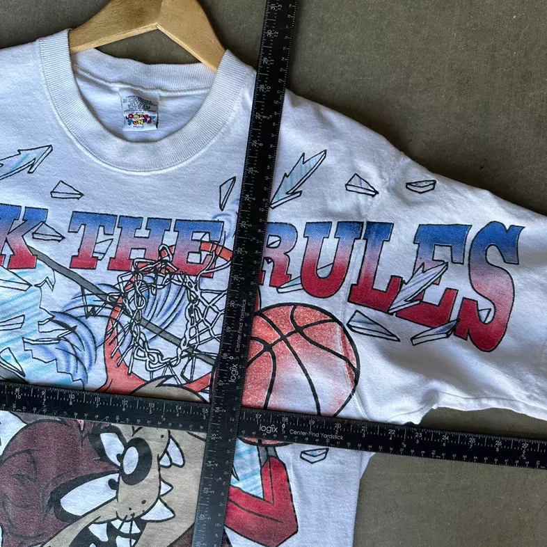 Vintage Looney Tunes Basketball T-Shirt