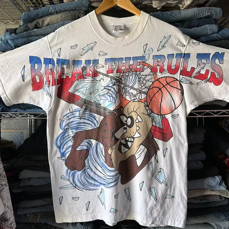 Vintage Looney Tunes Basketball T-Shirt