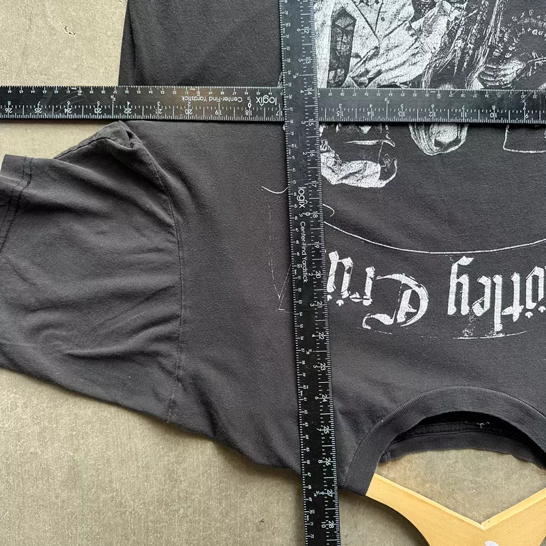 Mötley Crüe Graphic Tee