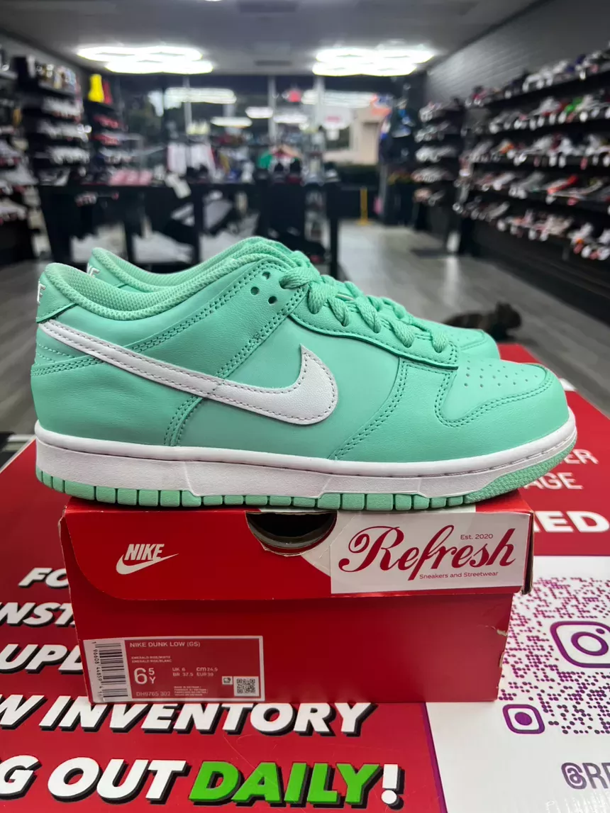 Nike Dunk Low Emeraid Rise Size 6.5y