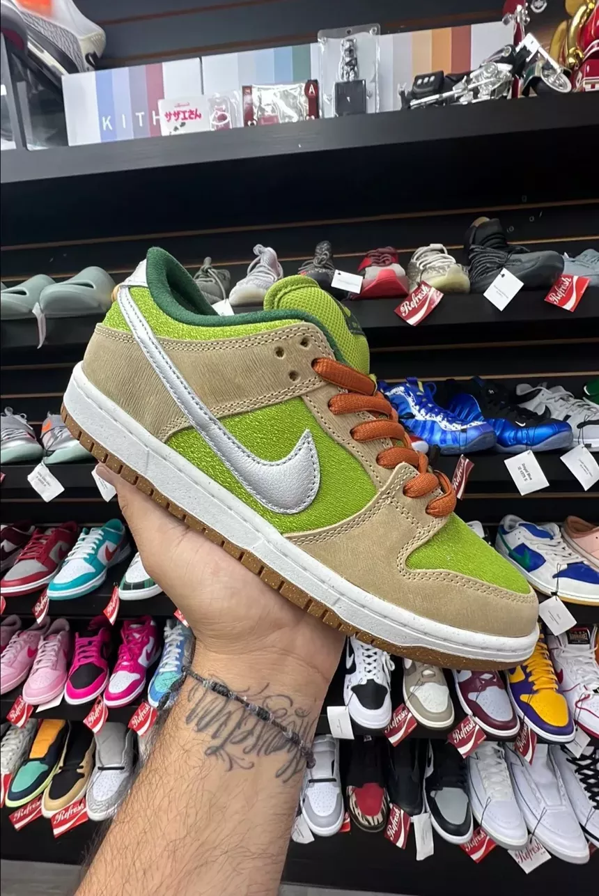 Nike Dunk Low Sb Escargot Size 8