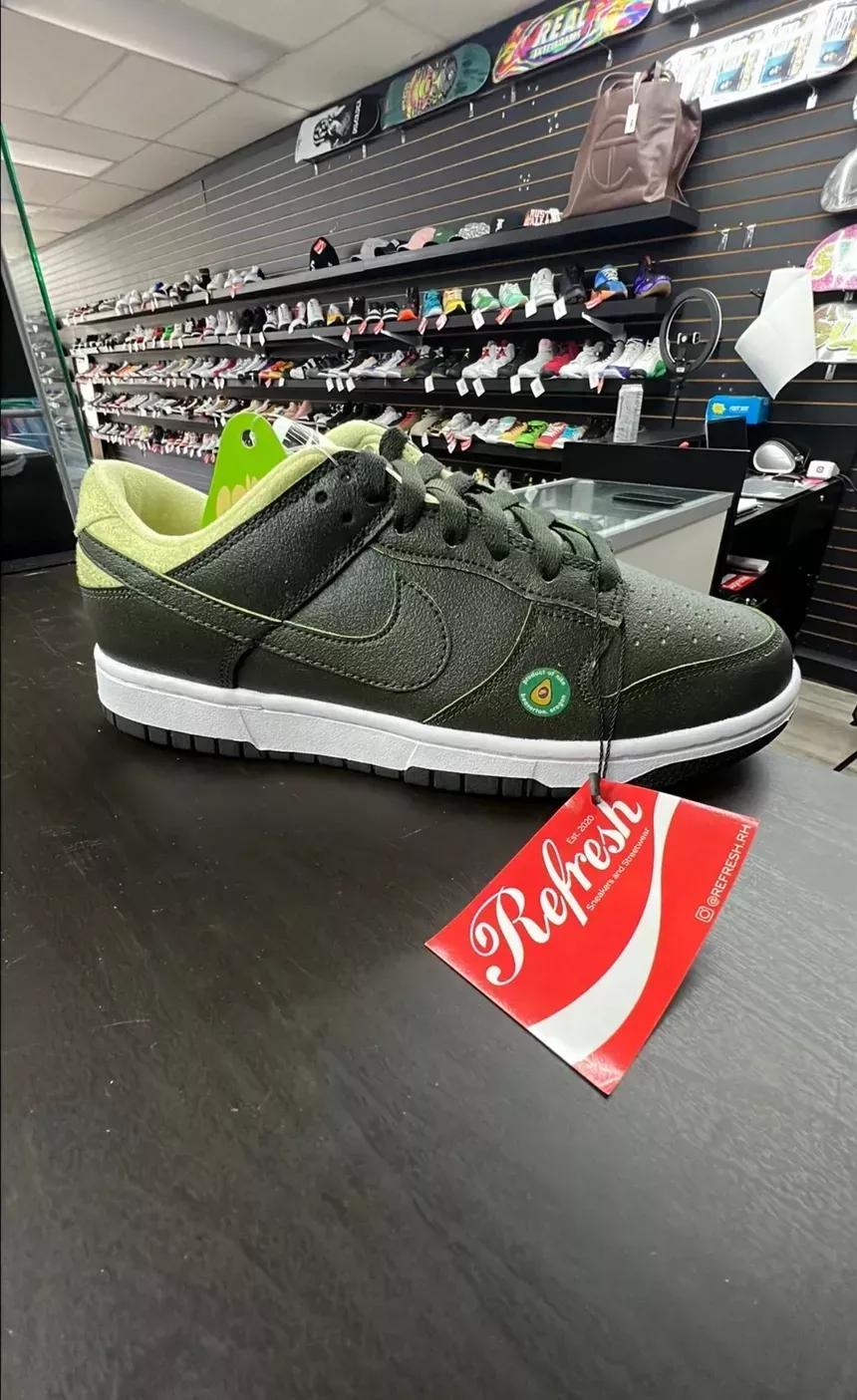 Nike Dunk Low Avocado Size 8.5w/7y