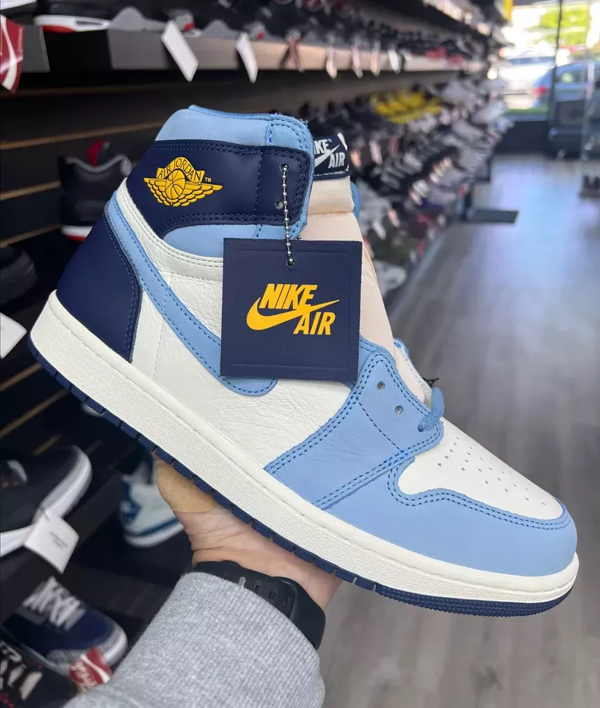 Air Jordan 1 First In Flight Size 12w/10.5m