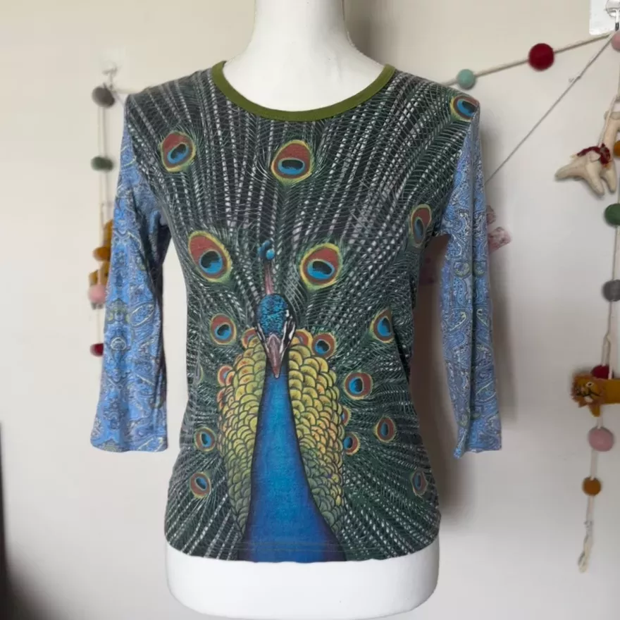 Peacock Print 3/4 Sleeve Top