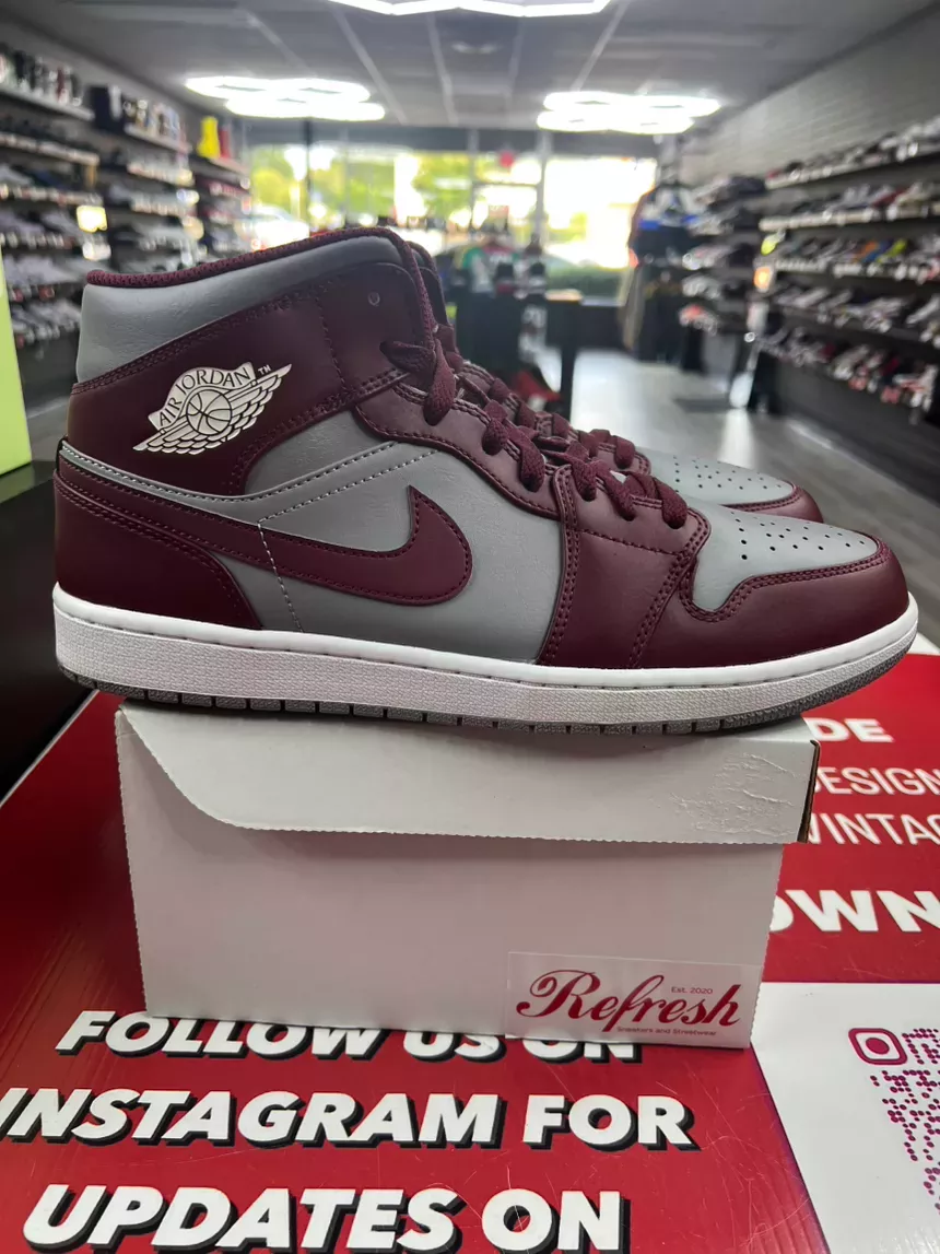Air Jordan 1 Mid Cherrywood Red 11