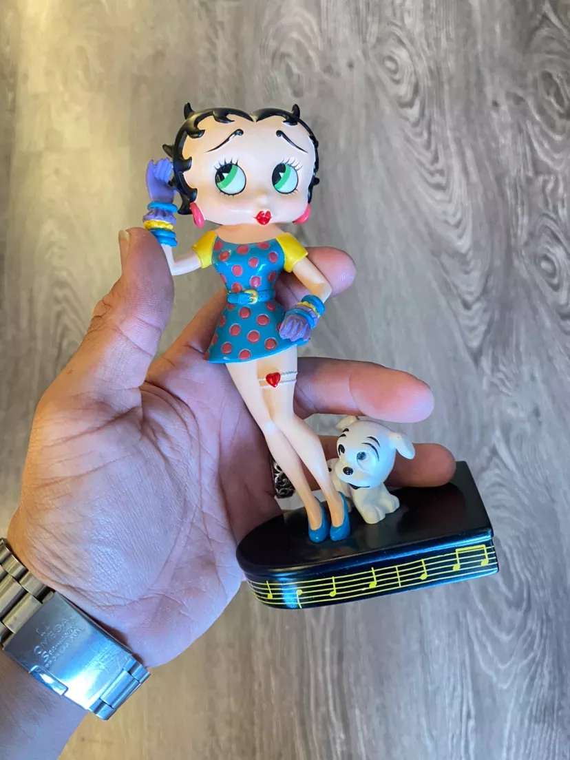 Betty Boop & Pudgy Figurine Sings The Blues