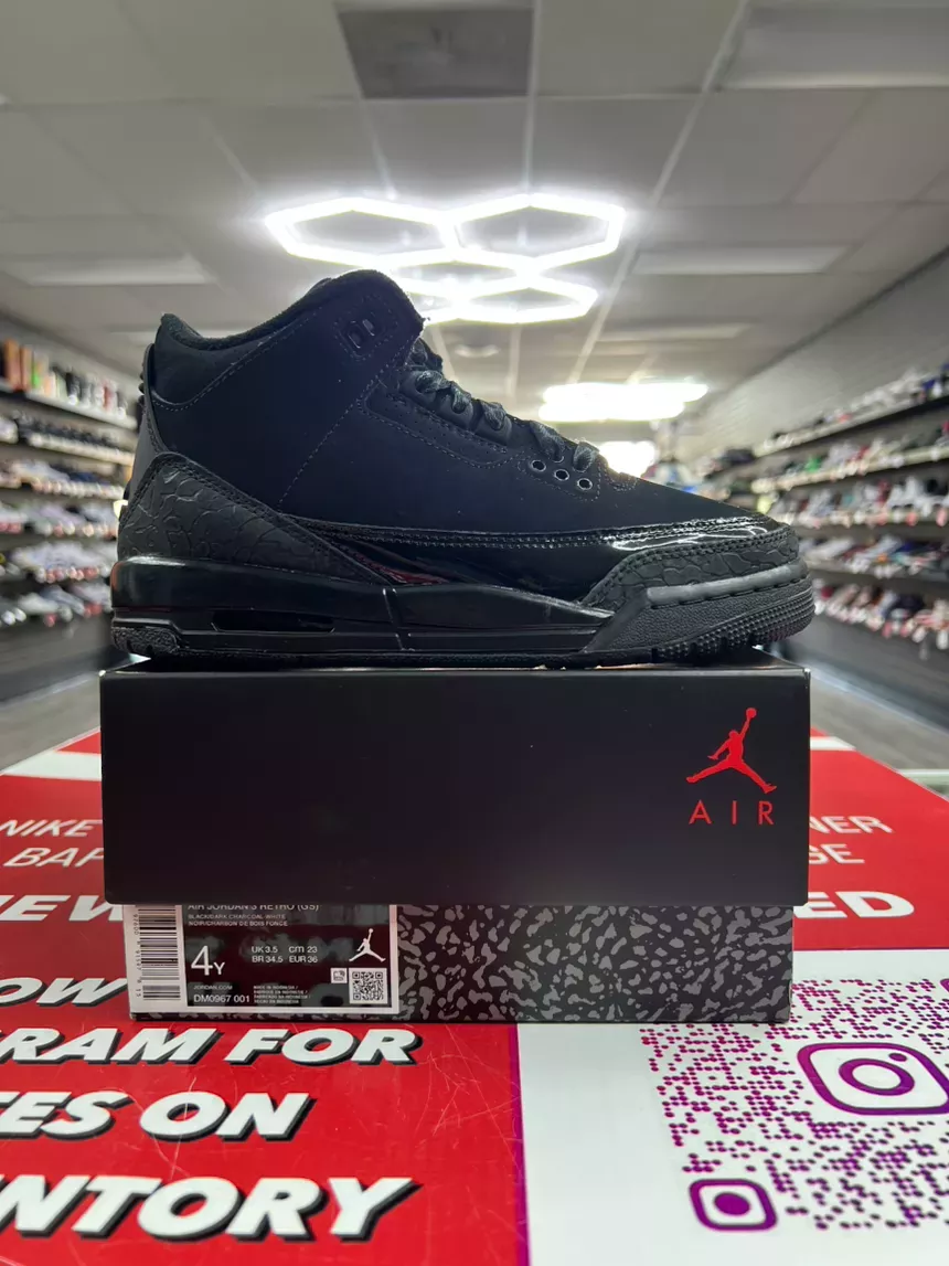 Air Jordan 3 Black Cat Size 4y