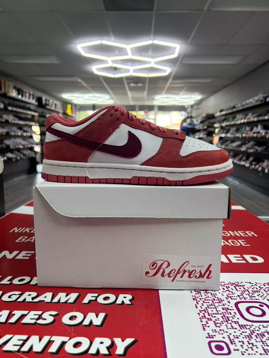 Nike Dunk Low Valentine's Day Size 6w/4.6y