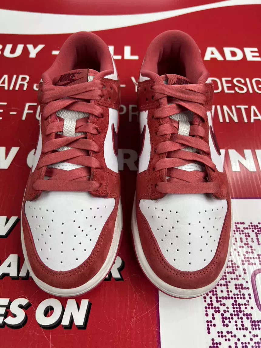 Nike Dunk Low Valentine's Day Size 6w/4.6y