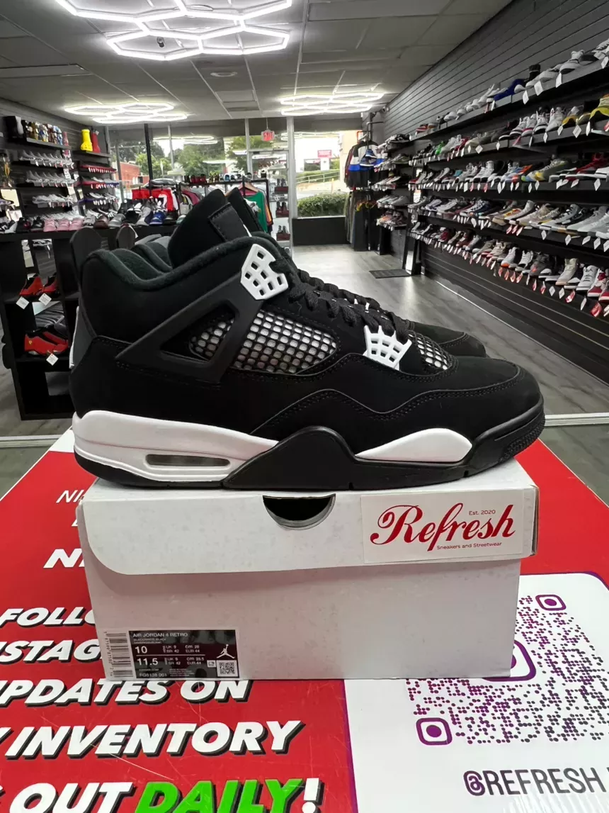 Air Jordan 4 White Thunder Size 10
