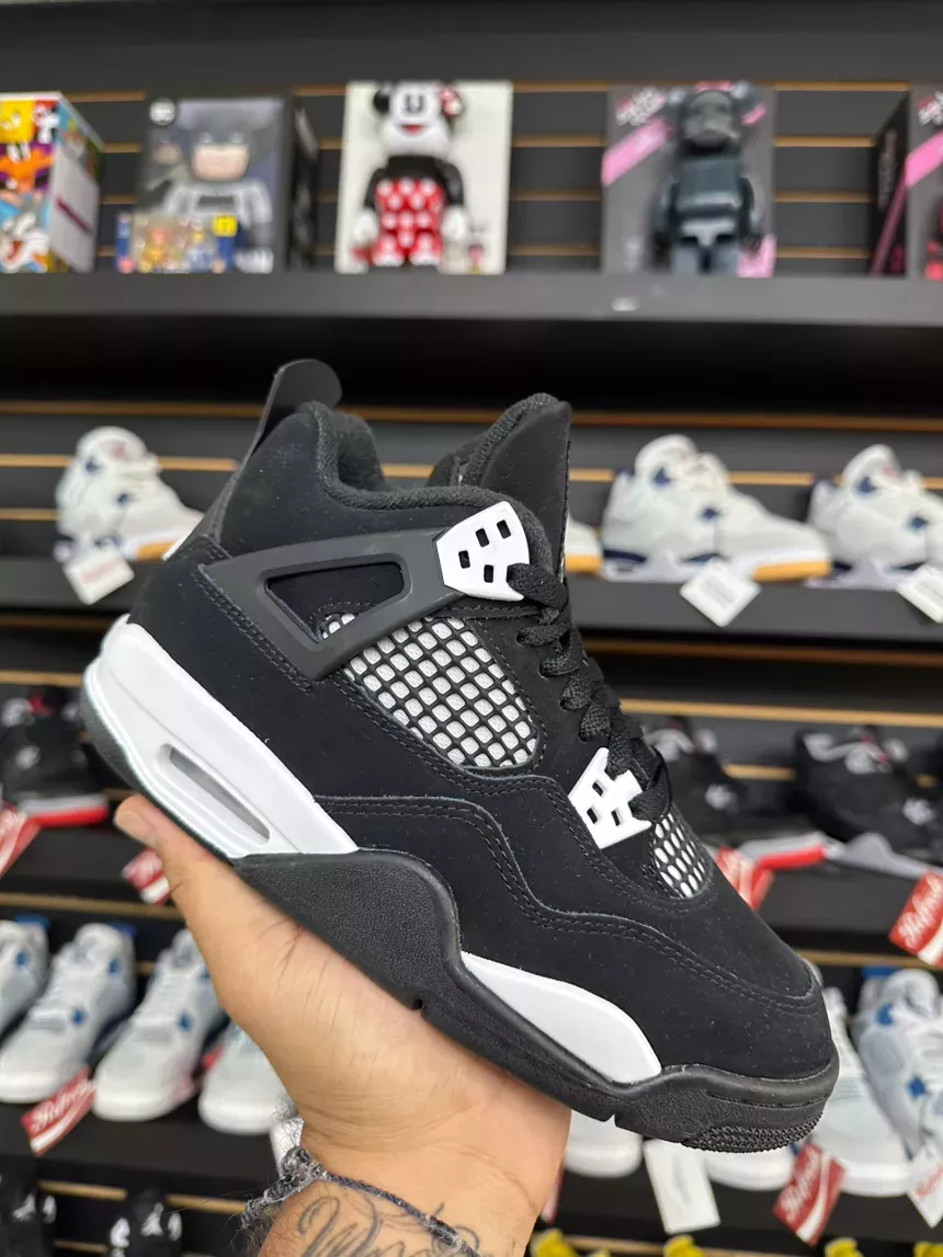 Air Jordan 4 White Thunder Size 5y