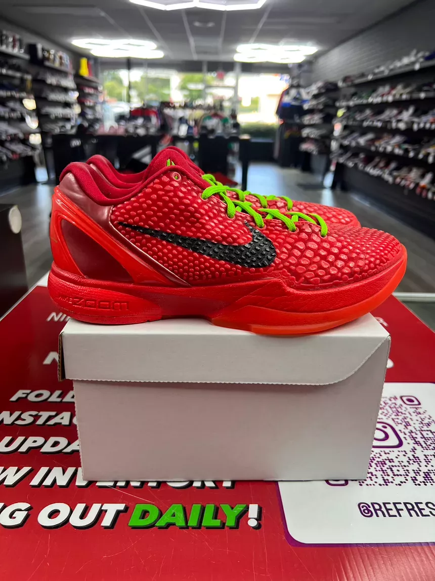 Nike Kobe Reverse Grinch Size 7.5