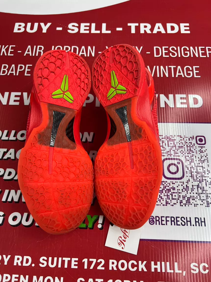 Nike Kobe Reverse Grinch Size 7.5