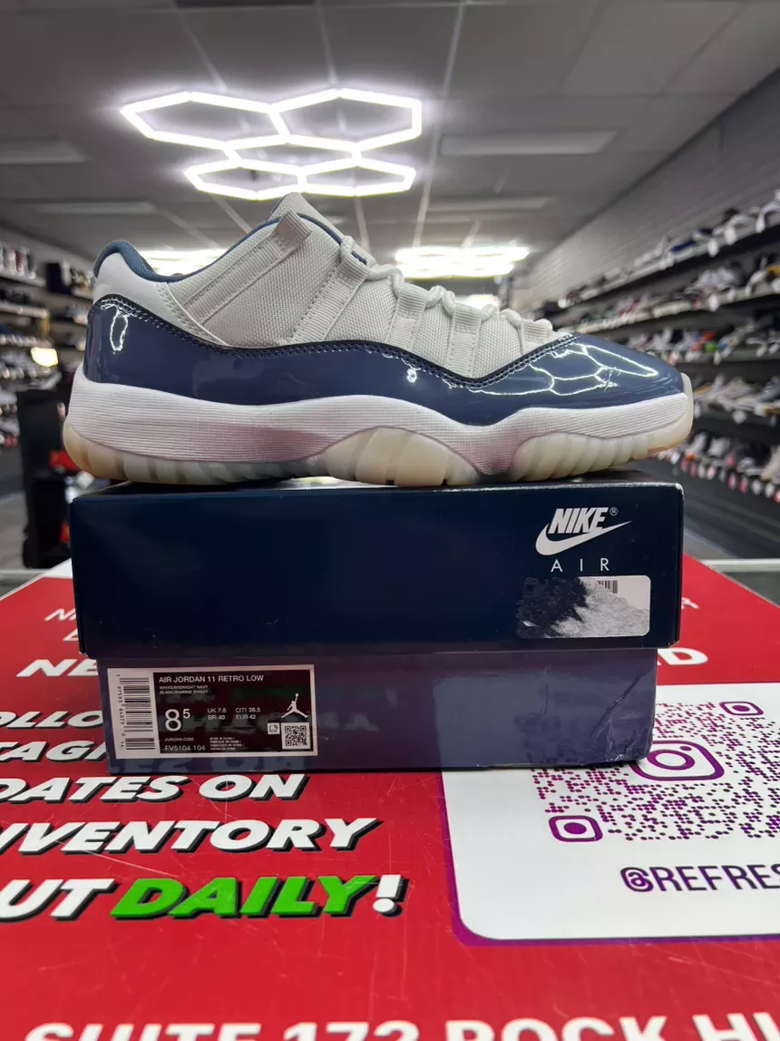 Air Jordan 11 Low Diffused Blue Size 8.5