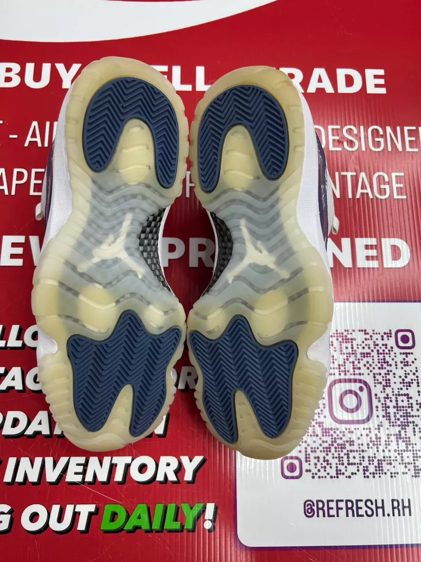 Air Jordan 11 Low Diffused Blue Size 8.5