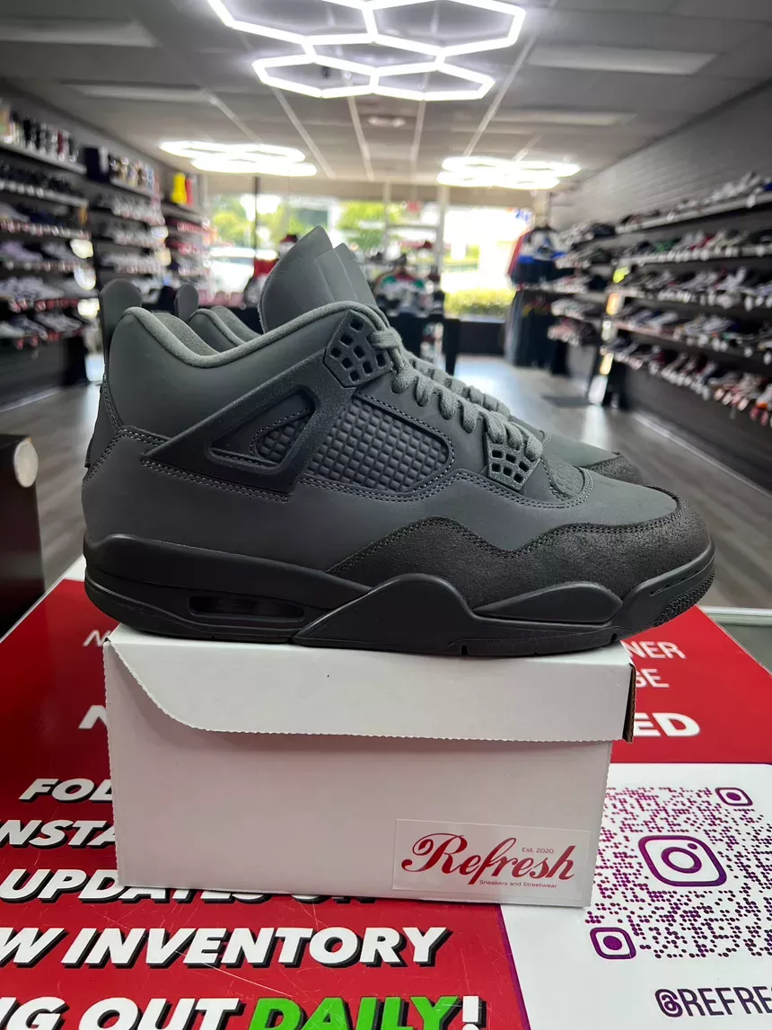 Air Jordan 4 Wet Cement Size 10.5