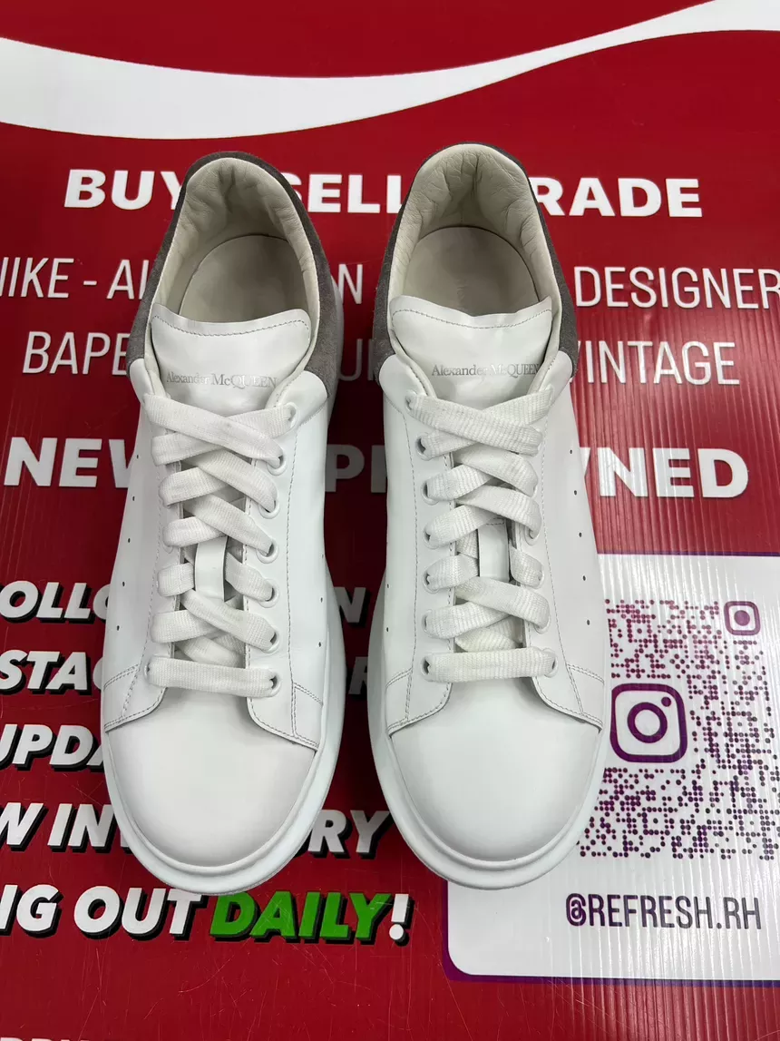 Alexander McQueen size 46/13m