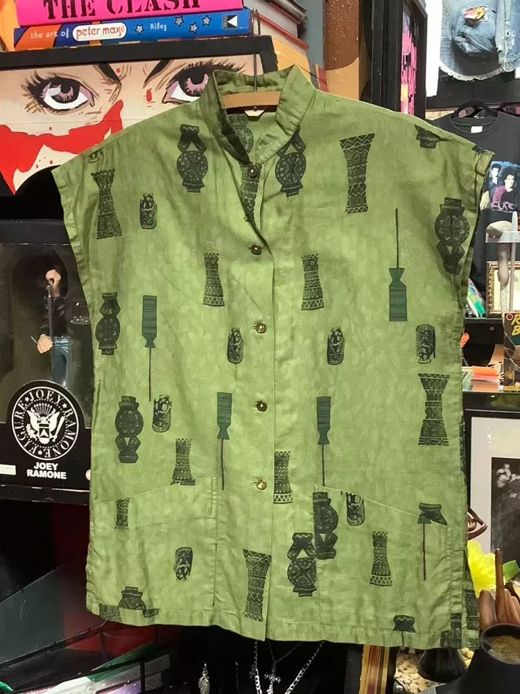 Vintage Tiki Totem Button-Up Mandarin CoLLar Women’s  Shirt